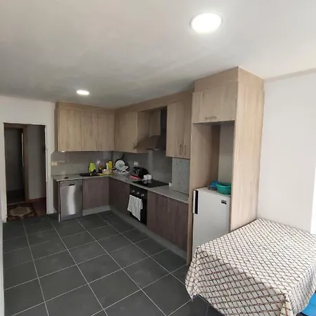 Piso Tres Habitaciones, Dos Banos. * Monterroso (Lugo)